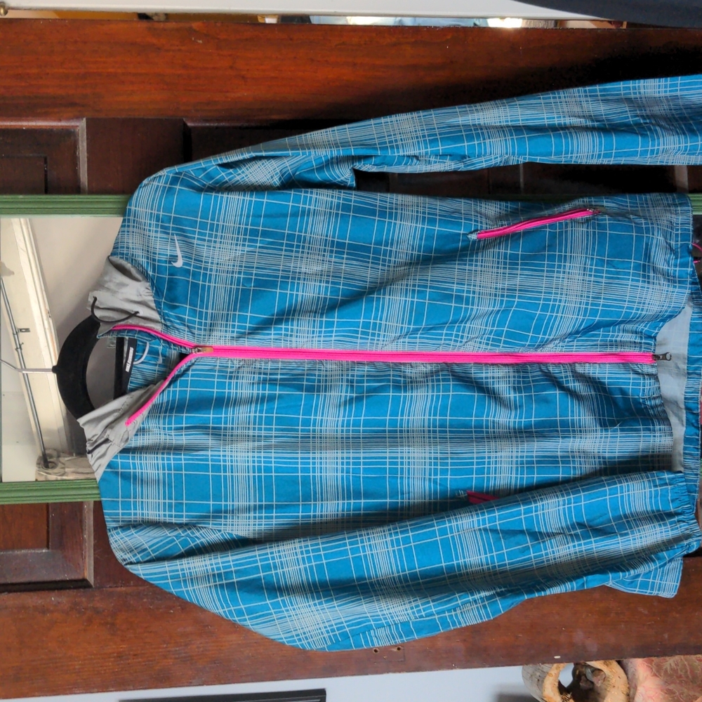 Nike running windbreaker